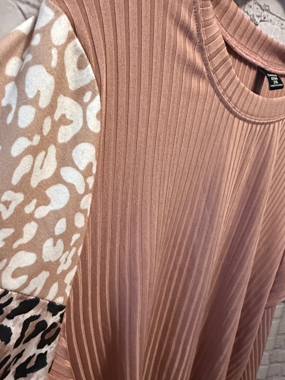 SHEIN Taupe Ribbed Short Sleeve Top with Leopard & Cream Lace Accents - Picture 5 of 7